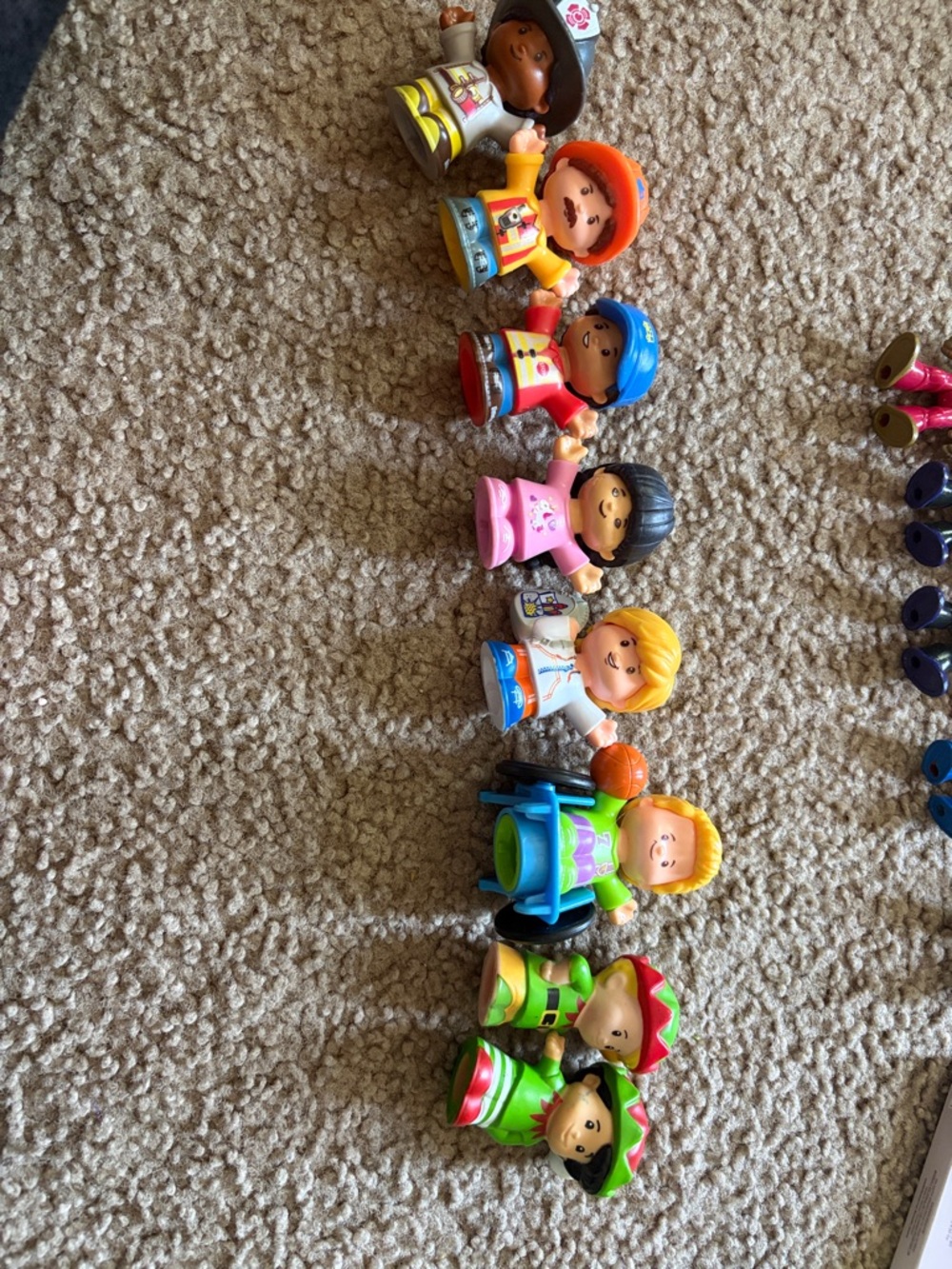 Lot of 8 FisherPrice Little People Figures (newer)